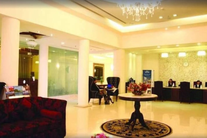 Entrance & Lobby