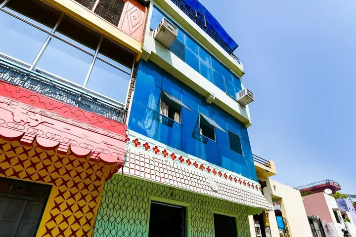 SPOT ON 36985 Praful Palaces