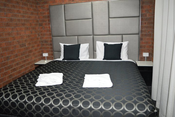 Room 8 of 40