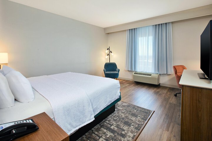 Room 9 of 35