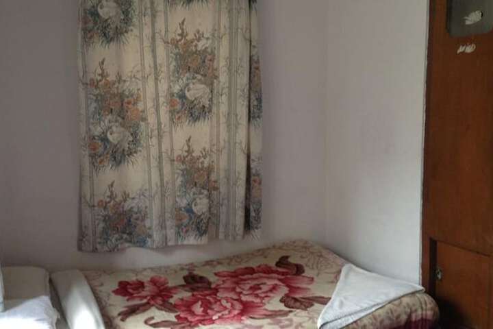 Room 7 of 40