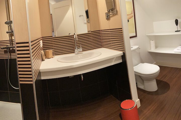 Room 17 of 23