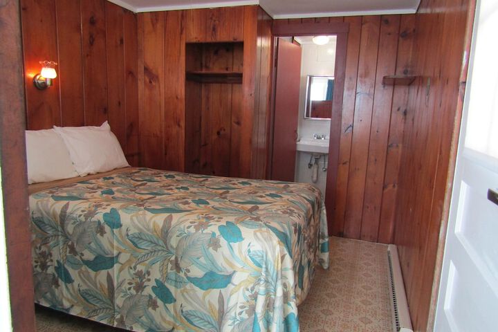 Room 30 of 219
