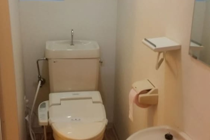 Room 13 of 21
