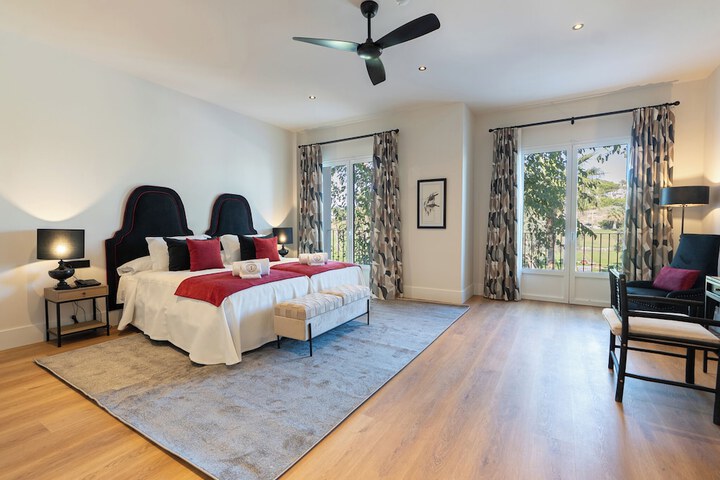 Room 9 of 56