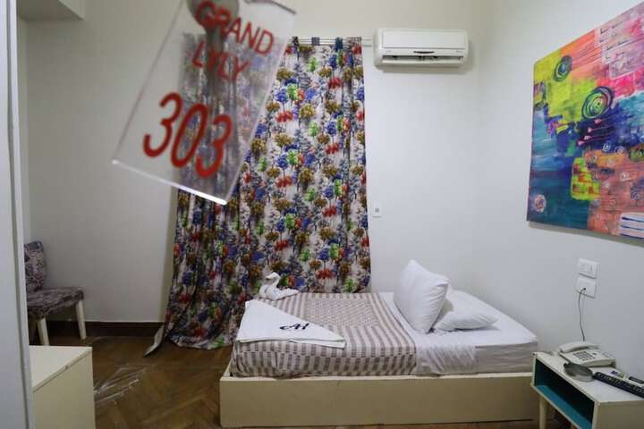 Room 25 of 88