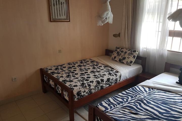 Room 3 of 20