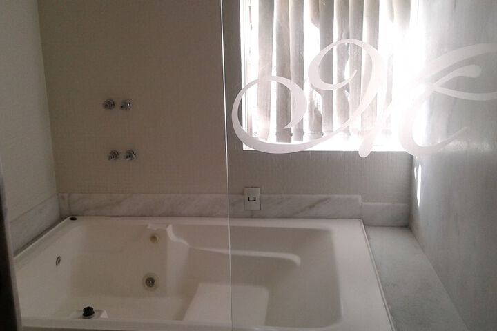 Hot Tub 10 of 19