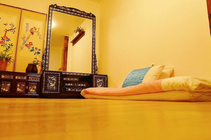 Room 13 of 34