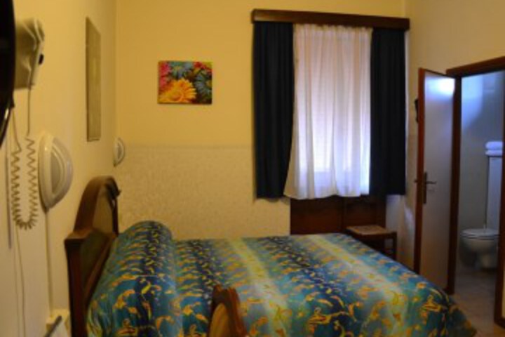 Room 6 of 47