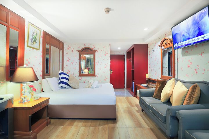 Room 27 of 70