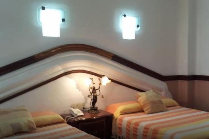 Room 8 of 36