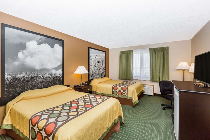2 Double Beds (4 of 9)