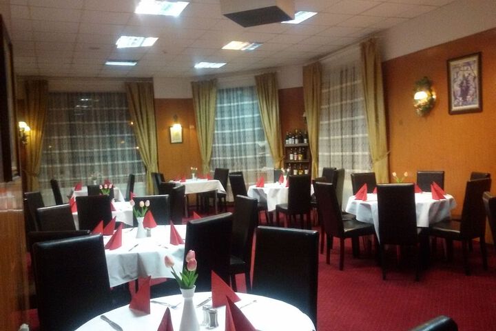 Dining 88 of 106