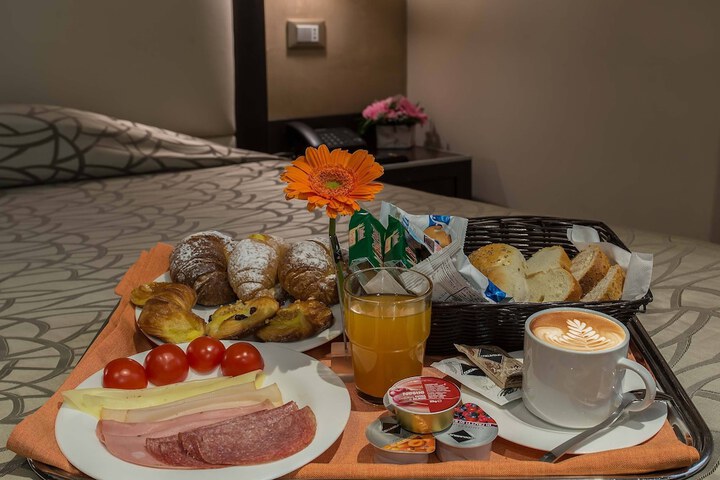 Breakfast/Coffee Service 48 of 50