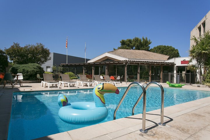 Pool 60 of 134