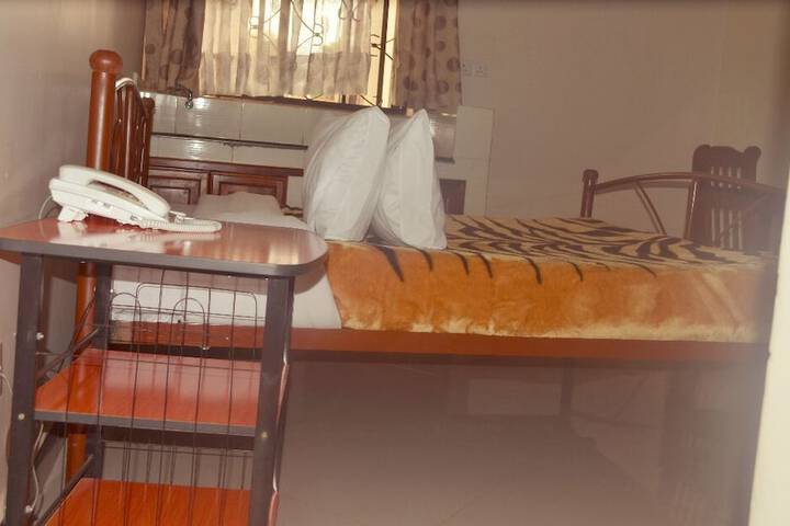 Room 6 of 45