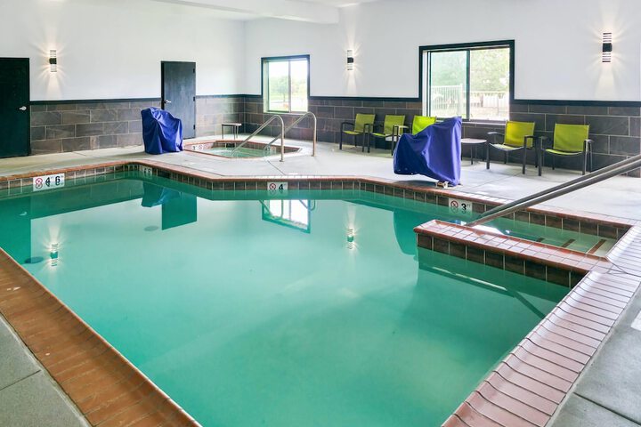 Hotel with Pool