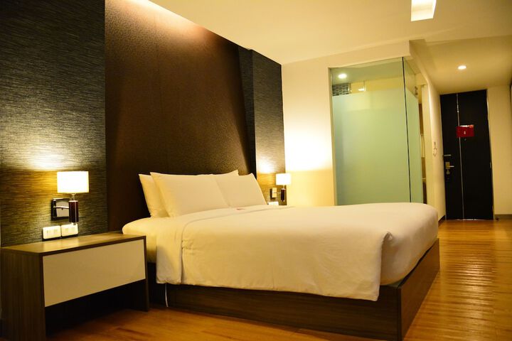 Room 11 of 39