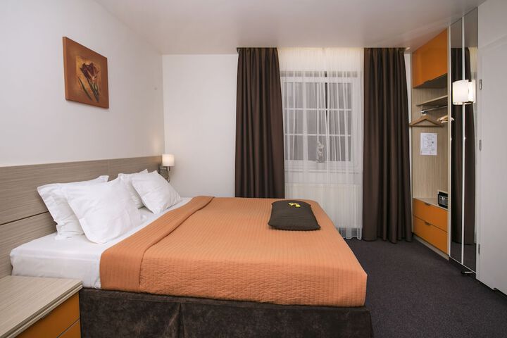 Room 22 of 46