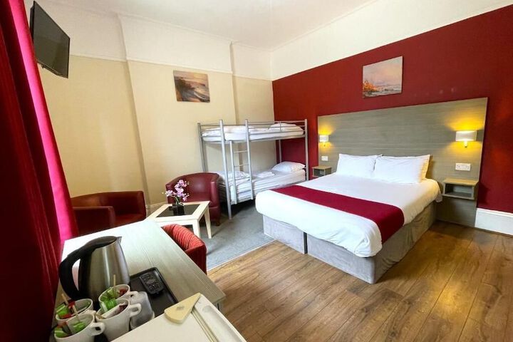 Room 14 of 22
