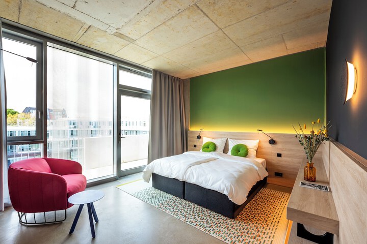 Room 3 of 53