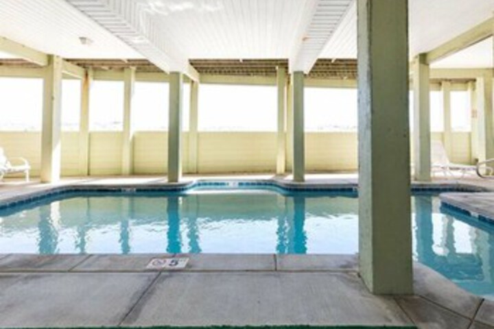 Pool 24 of 39