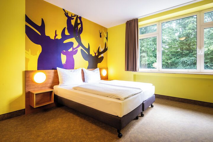 Room 46 of 118