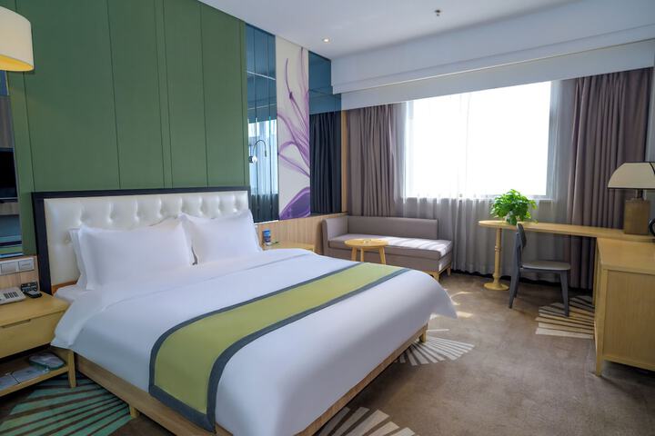 Room 5 of 26