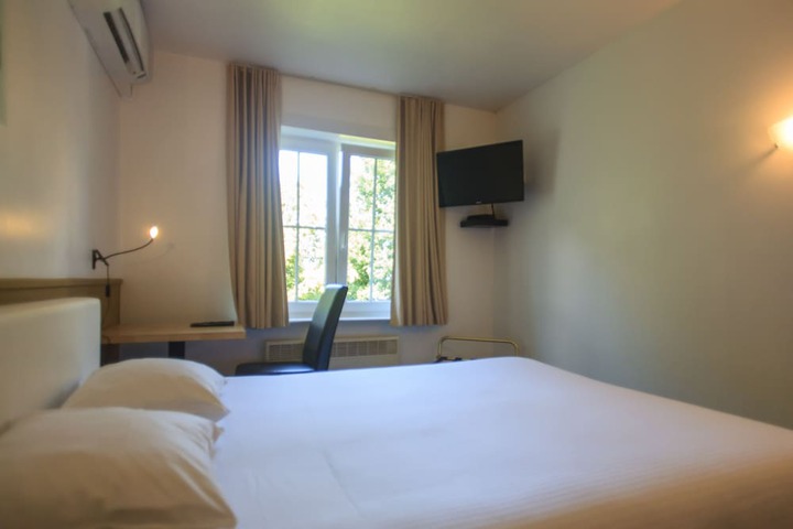 Room 13 of 43