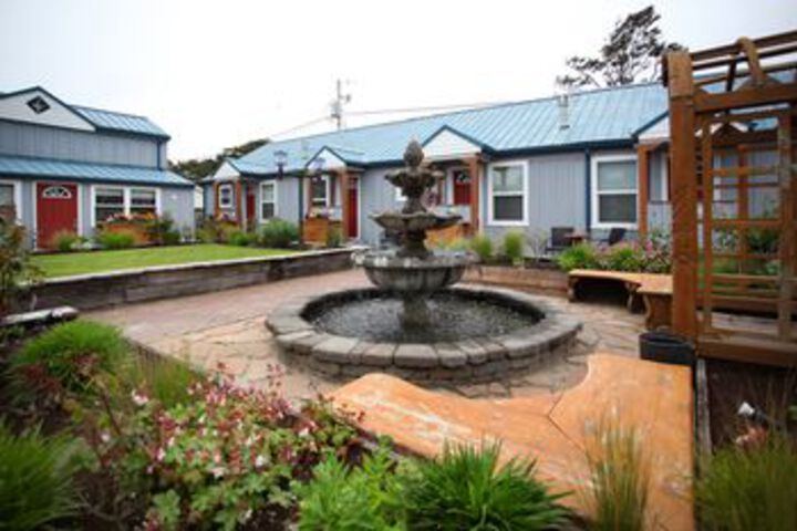 Hotel Exterior 19 of 54