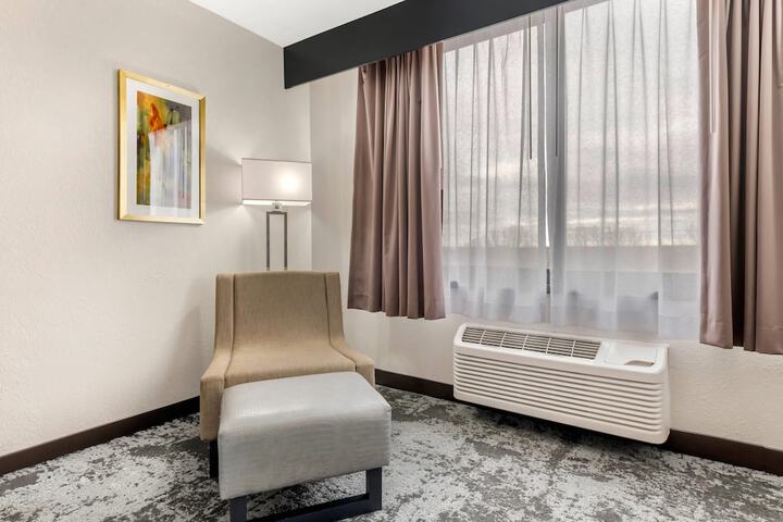 Room 8 of 39