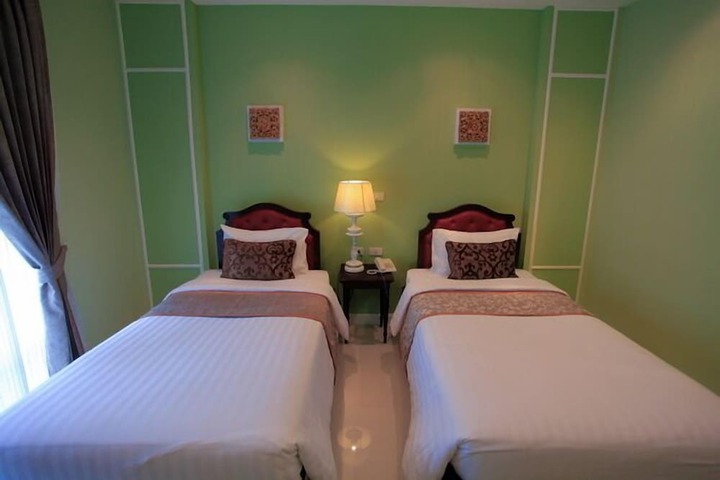 Room 10 of 81