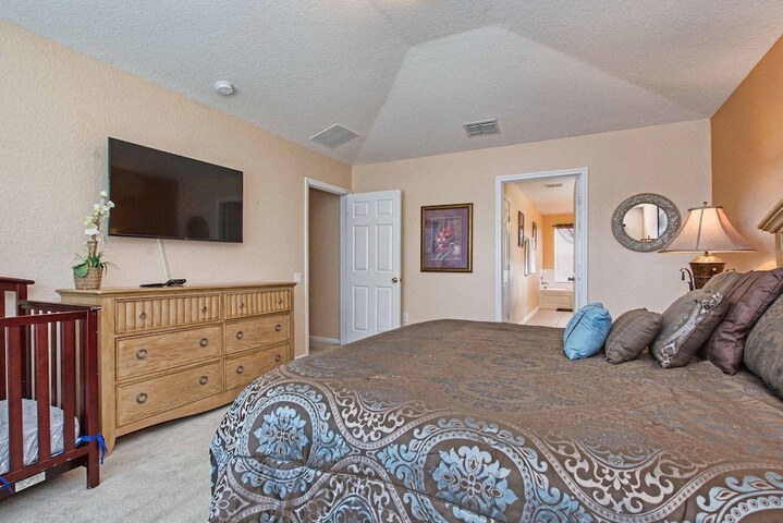 Room 6 of 117