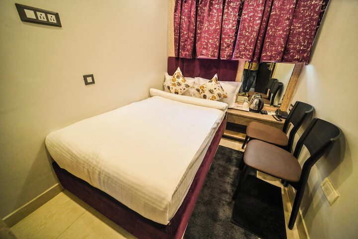 Room 9 of 44
