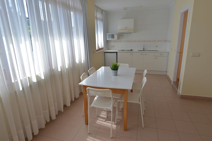 Room 12 of 33