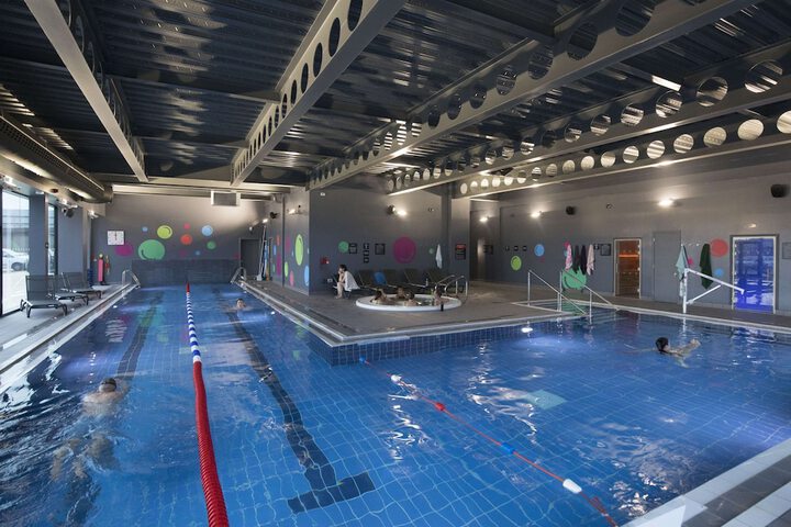 Pool 19 of 44