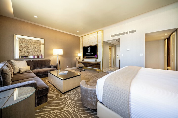 Room 28 of 107