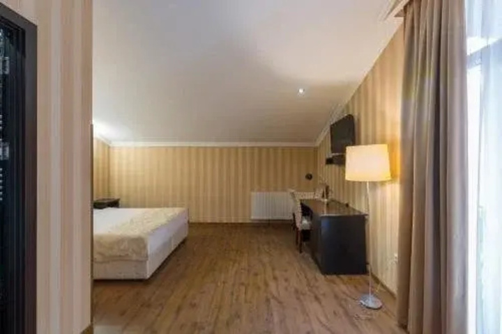 Room 3 of 13