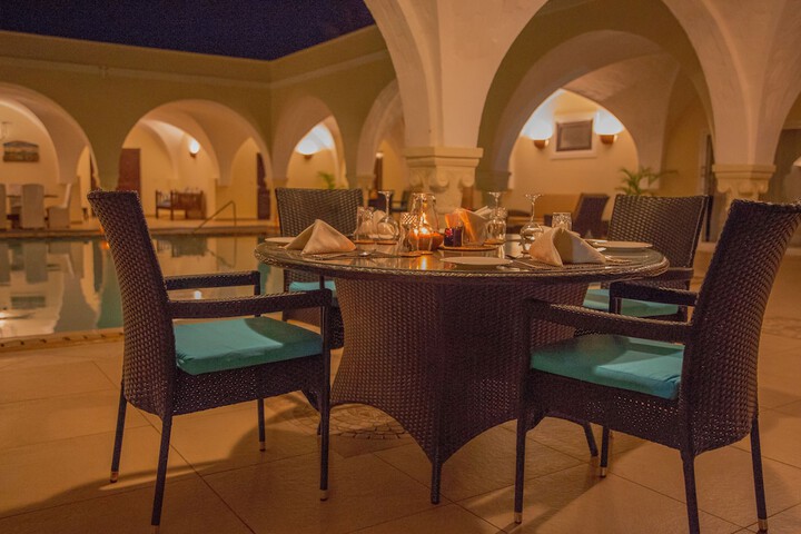 Dining 70 of 82