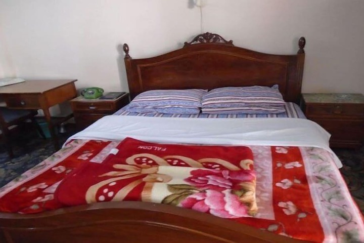 Room 3 of 6