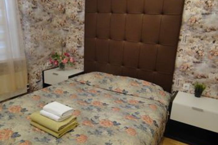 Room 33 of 103