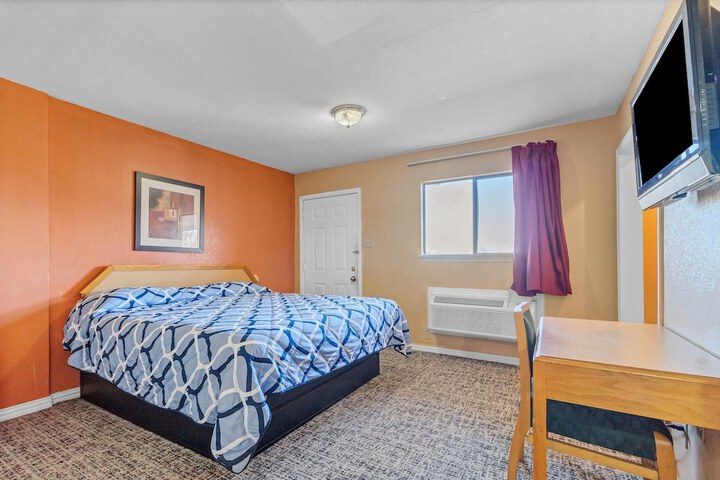 Room 7 of 40