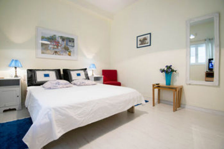 Room 47 of 120