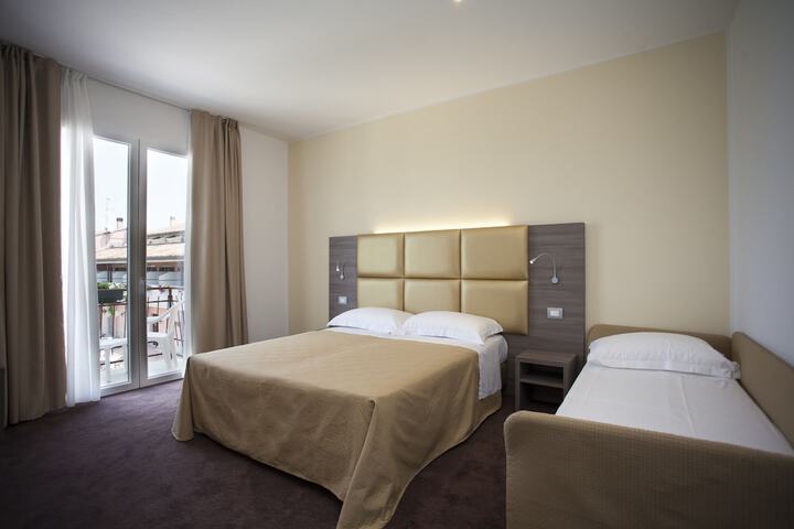 Room 4 of 56