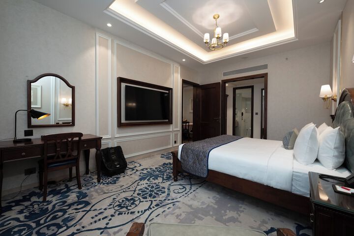 Room 30 of 69
