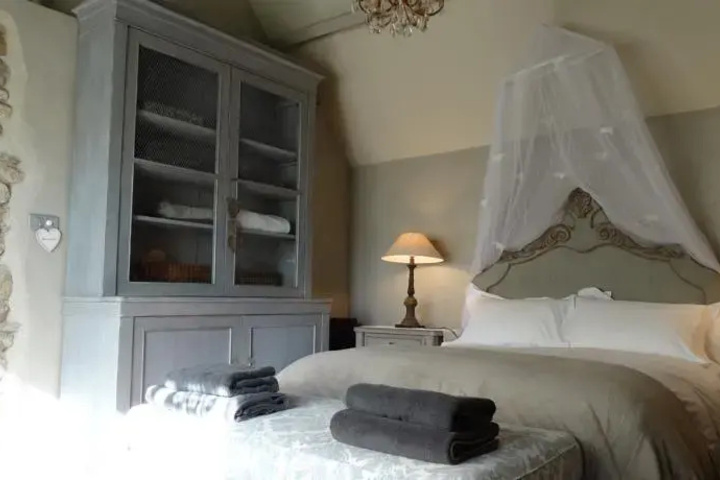 Room 3 of 13