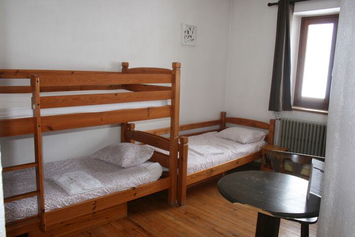 Room 16 of 27