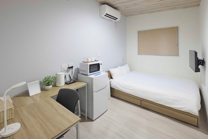 Room 2 of 67