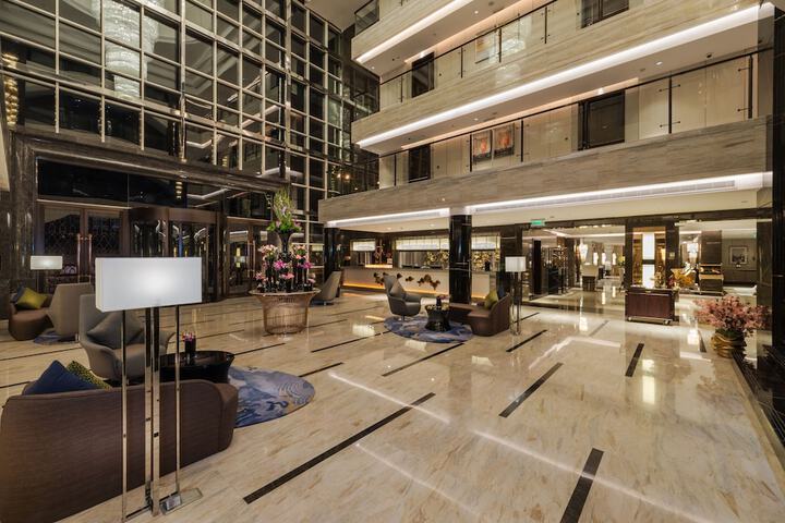 Entrance & Lobby